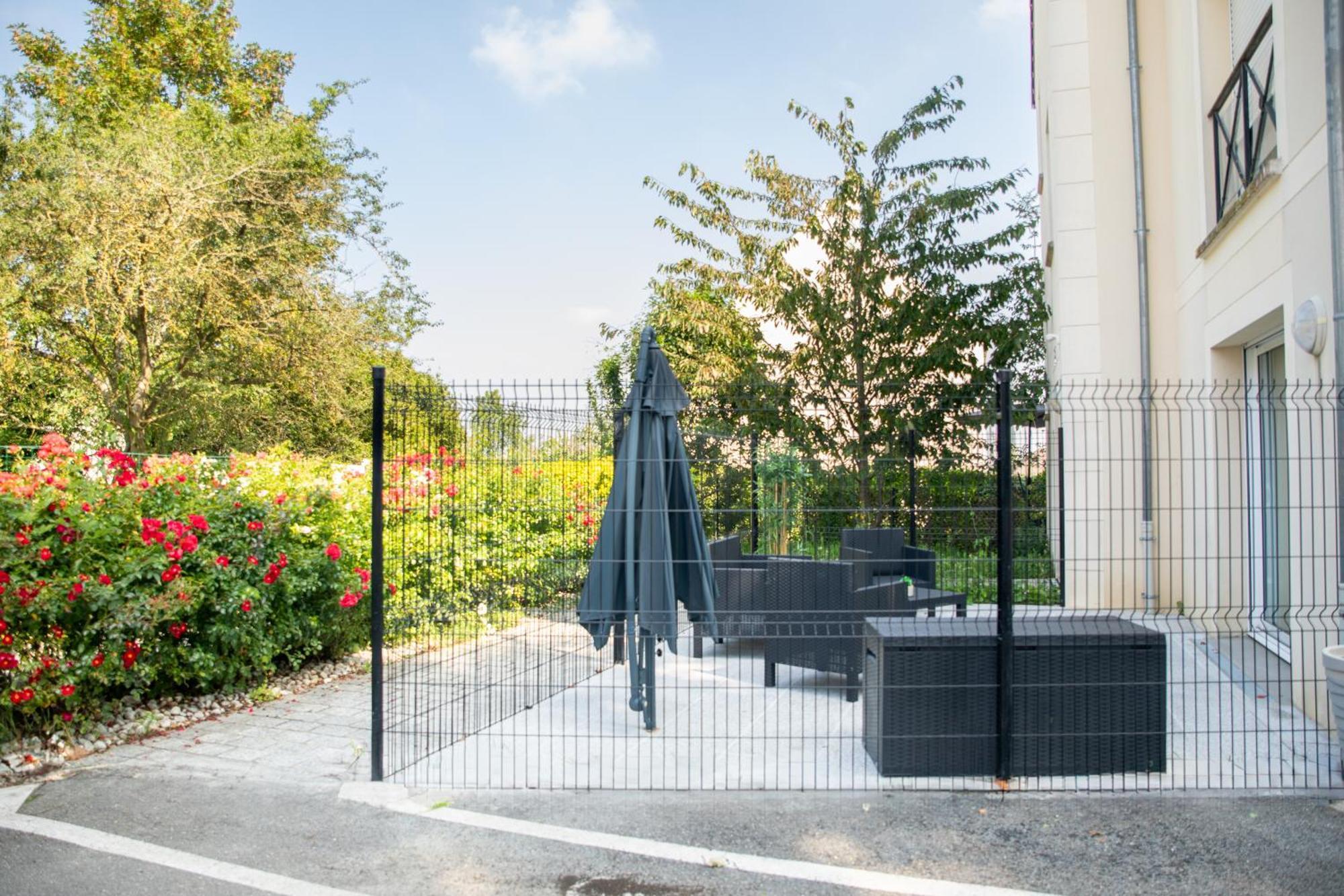 Appartamento Djial - Proche De Cdg Et Du Parc Asterix Dammartin-en-Goele Esterno foto